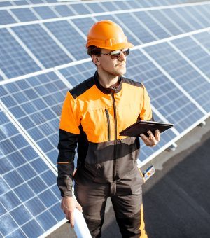 engineer-servicing-solar-panels-on-electric-plant-DAQKVRP-qavgawtvkewx2gbwg1cete1bc9e5a1zyqws5e79u88
